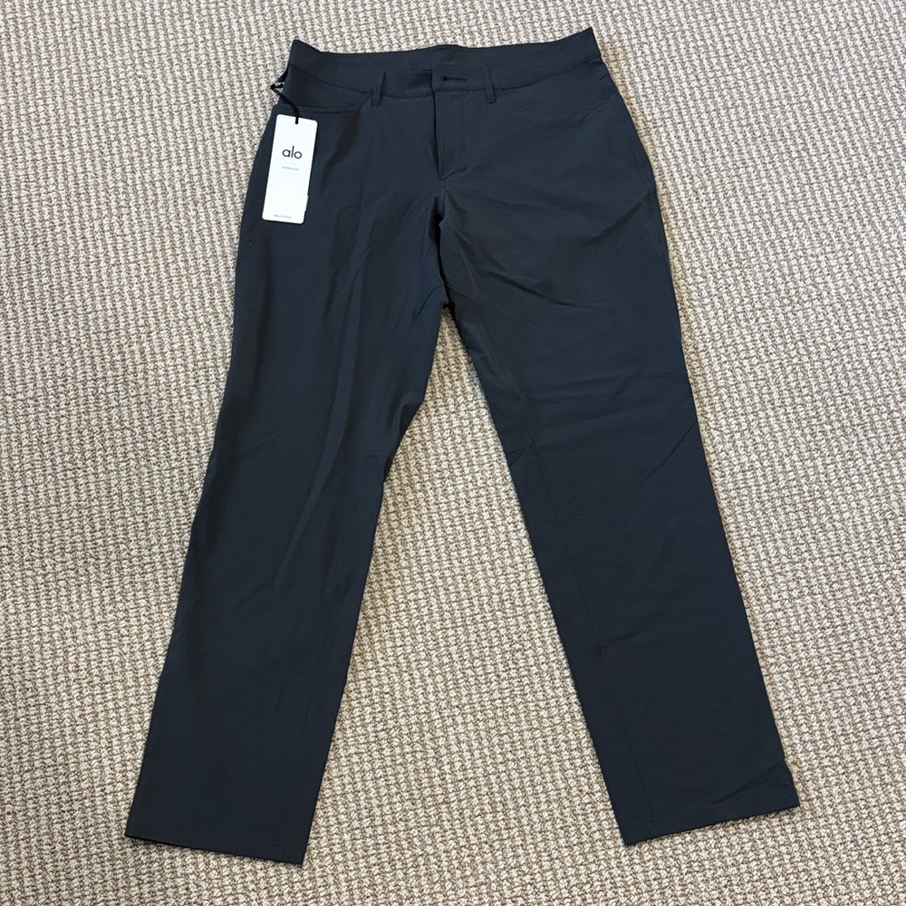 ALO Yoga Men's Day and Night Pant Size 31 Anthracite